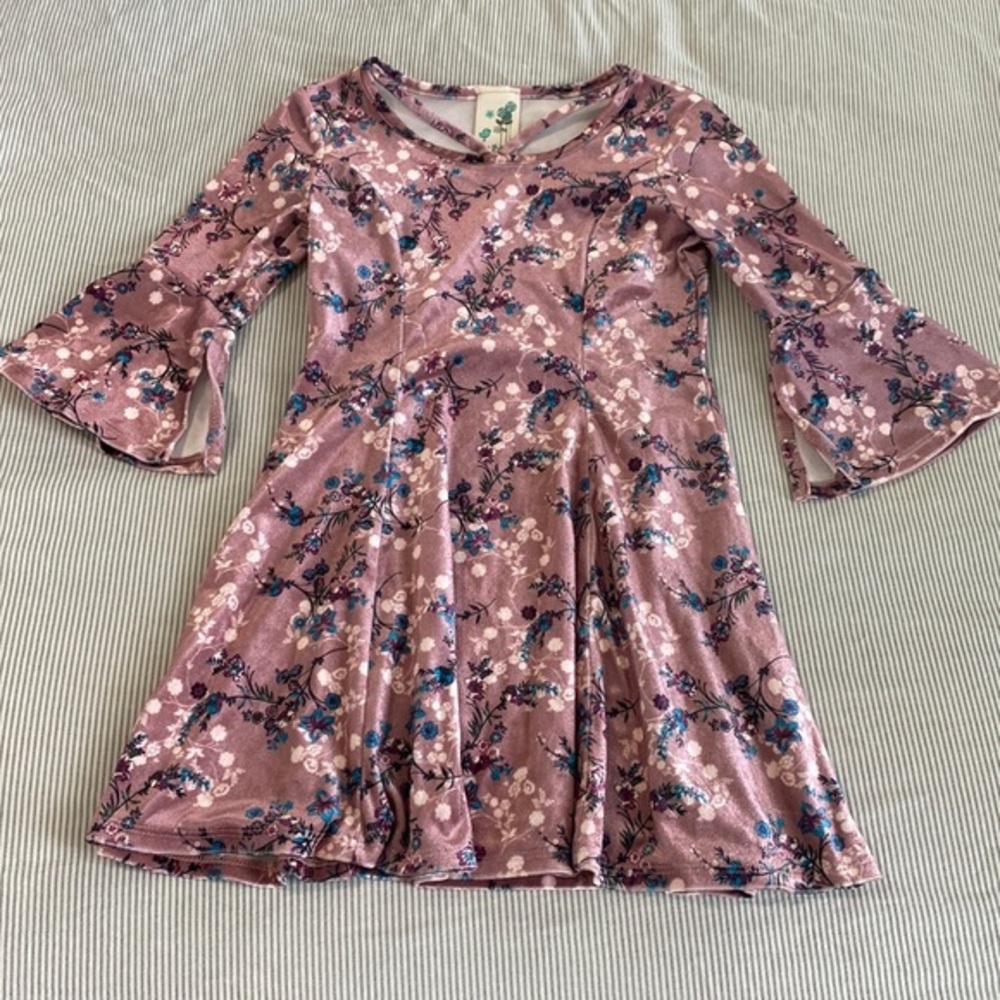 Girls Bell Sleeve Velvet Dress